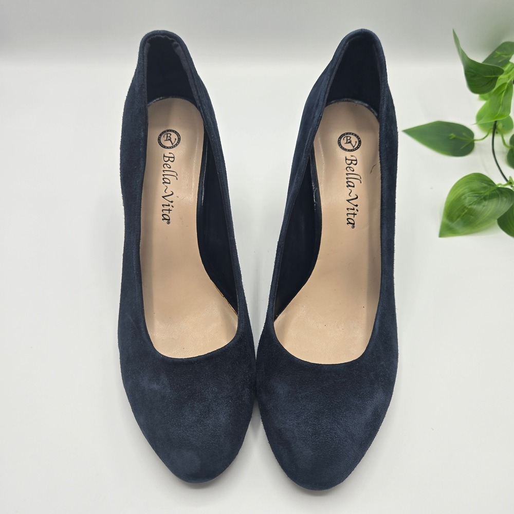 NEW Bella Vita Block Heel Pumps Navy Blue Suede Round Toe WMS 9M